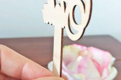 Individueller Cake Topper als Tortendeko für Geburtstage – personalisiert aus Holz, Moosgummi oder Pappe
