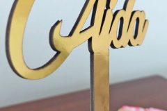 Individueller Cake Topper als Tortendeko für Geburtstage – personalisiert aus Holz, Moosgummi oder Pappe