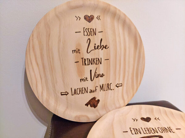 „Essen mit Liebe, Trinken mit Vino, Lachen auf MLLRC.“