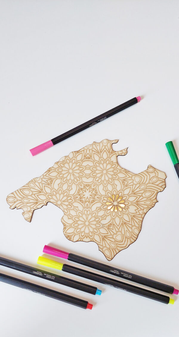 Mandala Ausmalbild Holz goldene Blüten