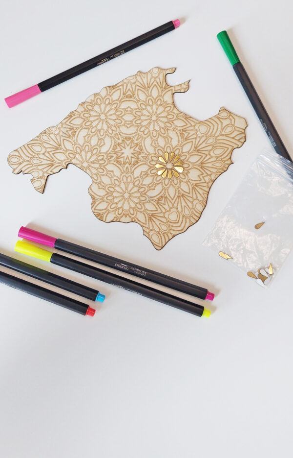Mandala Ausmalbild Holz goldene Blüten DIY
