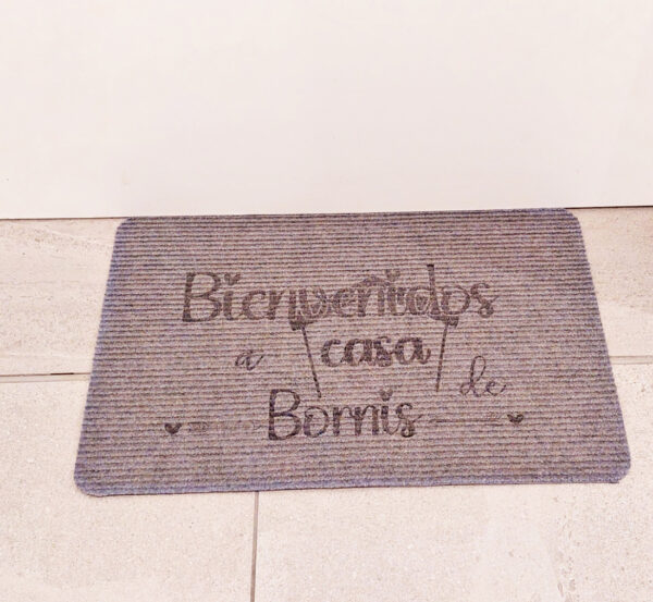 Personalisierte Fußmatte „Bienvenidos“ – ein kleines Geschenk mit Herz