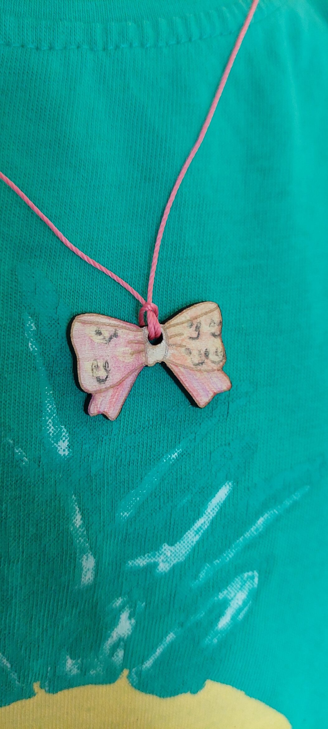 Holzschleifen für DIY-Schmuckprojekte wie Ohrringe oder Ketten